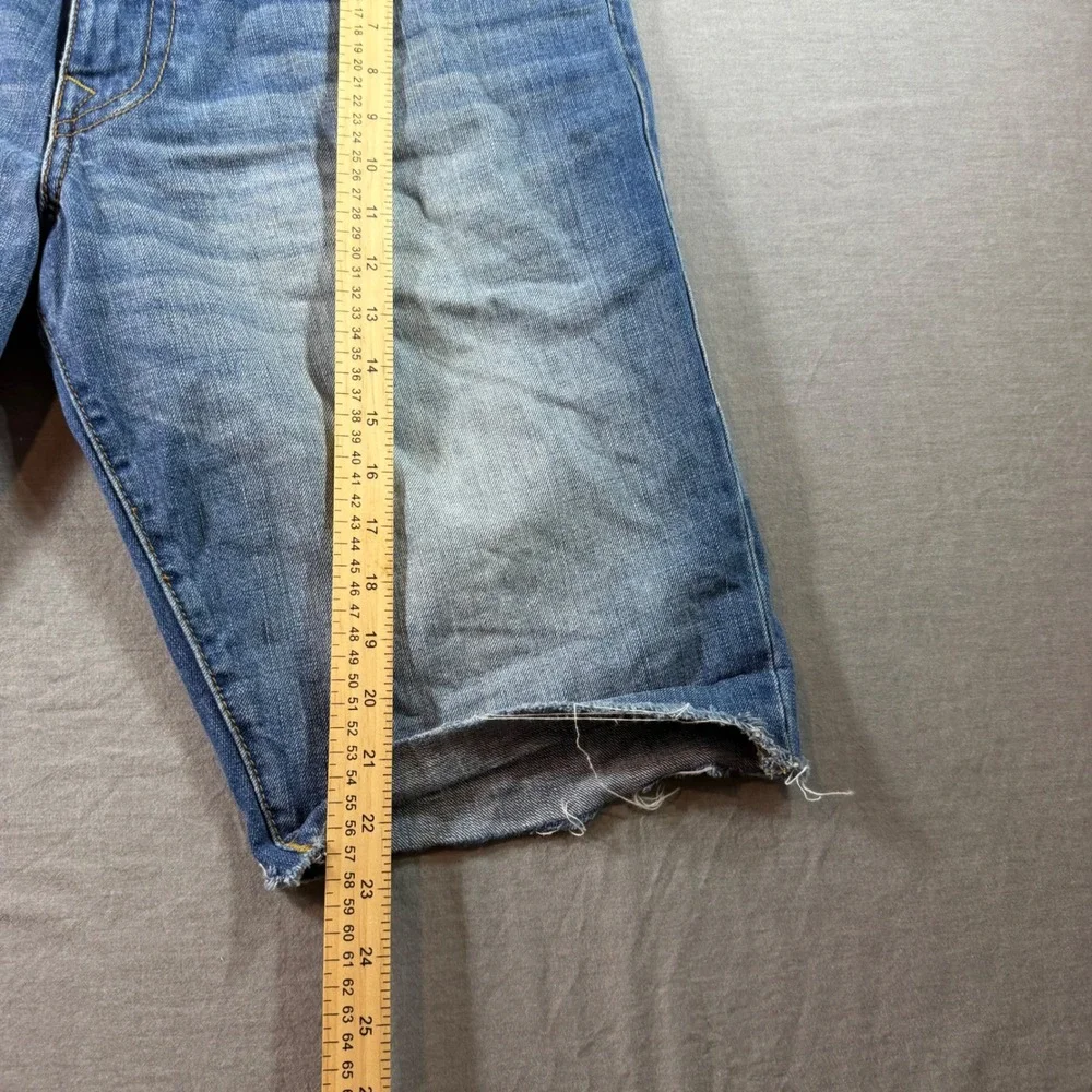True Religion Ricky Denim Shorts Mens 36 Blue Relaxed Cut Off Distressed EUC